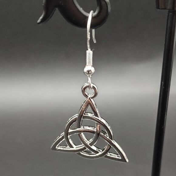 925 Silver Hooked Earrings Trinity Celtic Knot Viking Vintage BOHO Fashion Gift - Picture 3 of 6